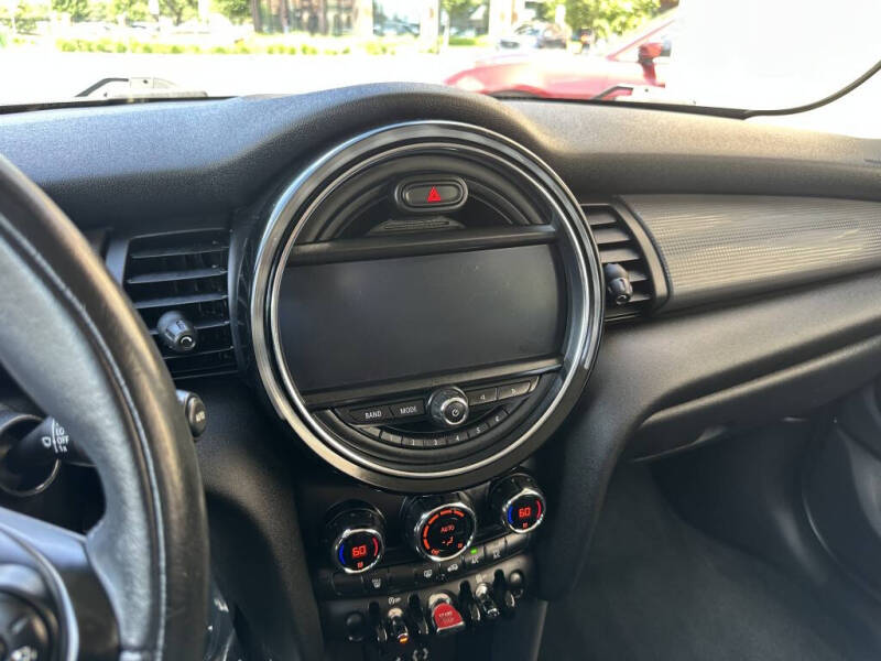 2017 MINI Hardtop 4 Door Cooper