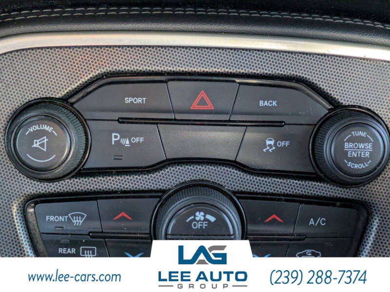 2015 Dodge Challenger SXT Plus