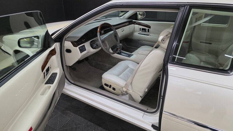 2002 Cadillac Eldorado ESC