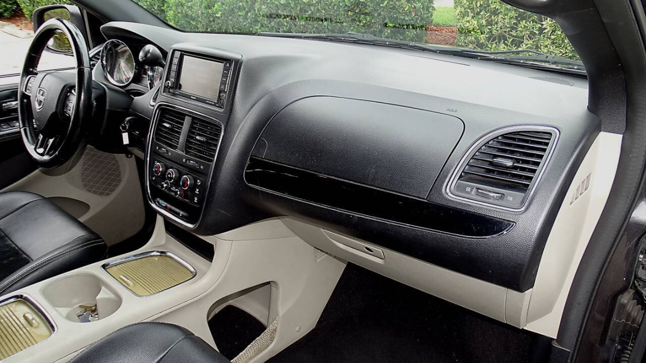 2017 Dodge Grand Caravan 19