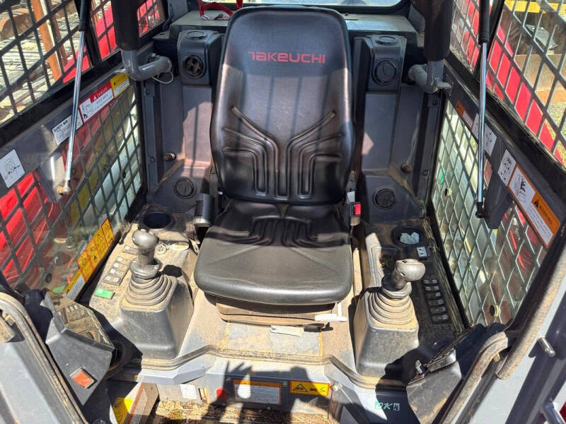 2024 Takeuchi TL12R2