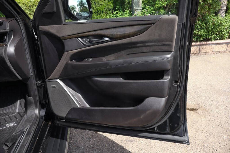 2019 Cadillac Escalade Platinum