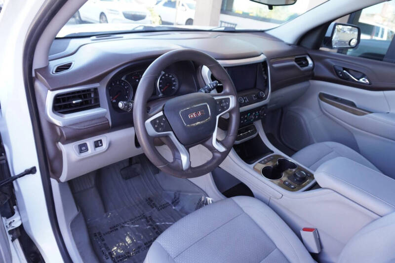 2022 GMC Acadia SLE