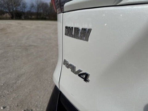 2023 Toyota RAV4 Hybrid SE