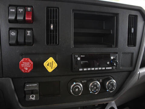 2025 Kenworth T280
