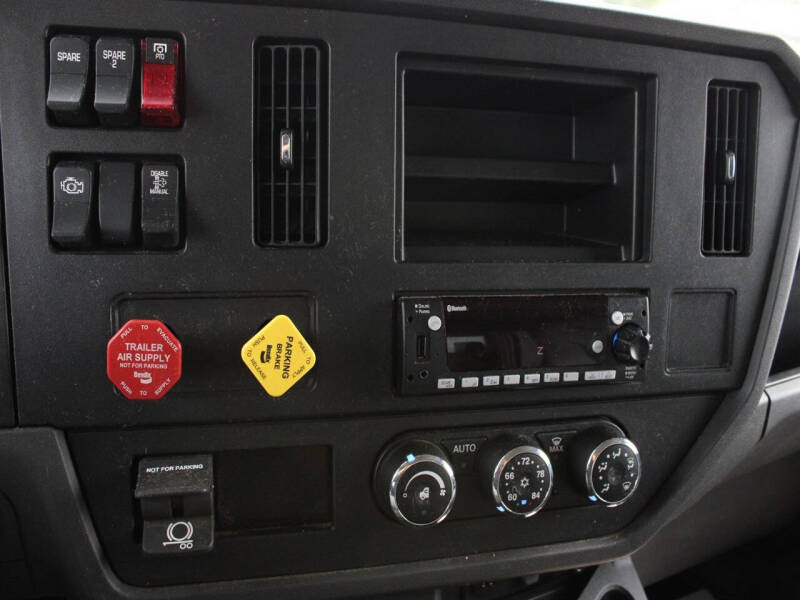 2025 Kenworth T280
