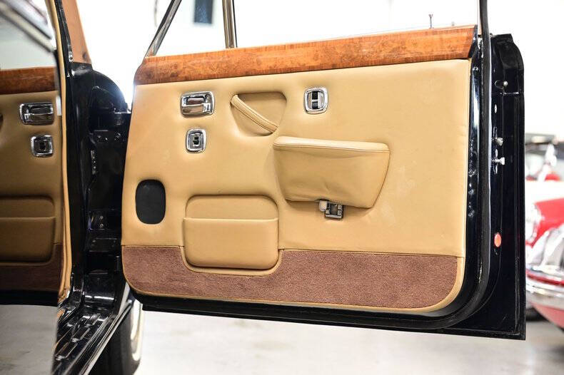 1972 Rolls-Royce SILVER CLOUD LWB