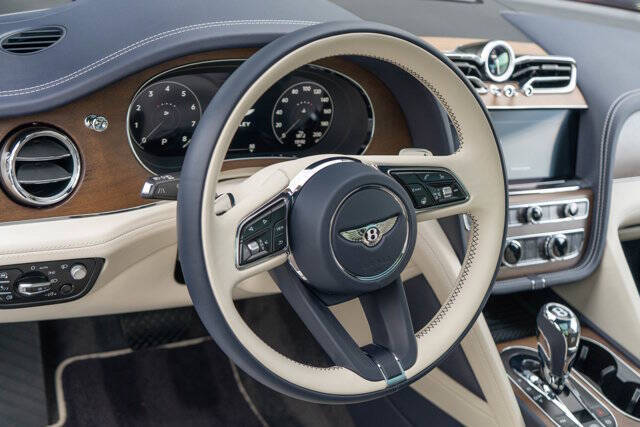 2023 Bentley Bentayga 15
