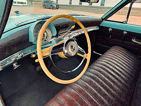 1952 Kaiser TRAVLER