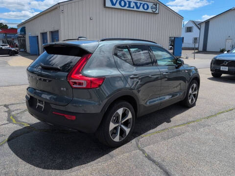 2026 Volvo XC40 B5 Plus