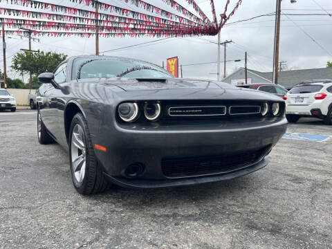 2015 Dodge Challenger for sale at Tristar Motors in Bell CA