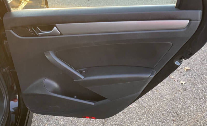 2015 Volkswagen Passat 1.8T SE