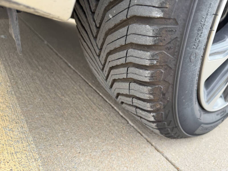 2018 Toyota Avalon Hybrid XLE Premium