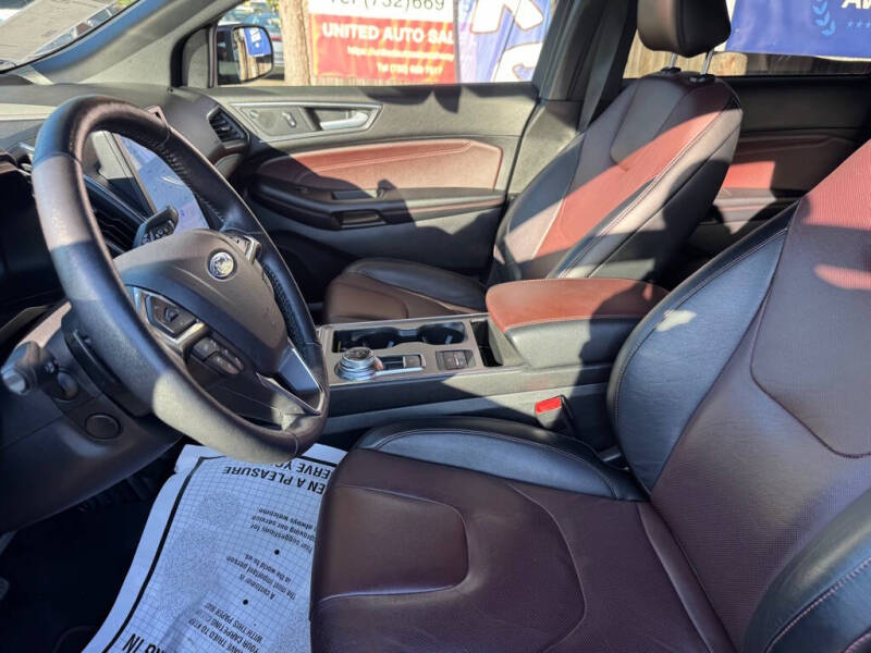 2022 Ford Edge Titanium