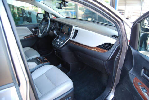 2015 Toyota Sienna