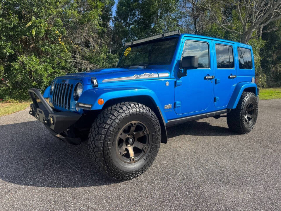 2014 Jeep Wrangler Unlimited Sahara photo 2