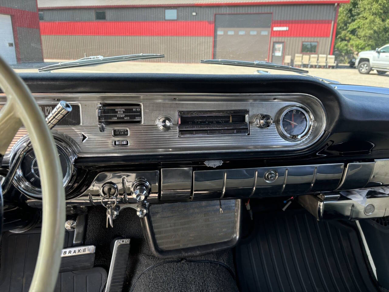 1957 Pontiac Bonneville 26