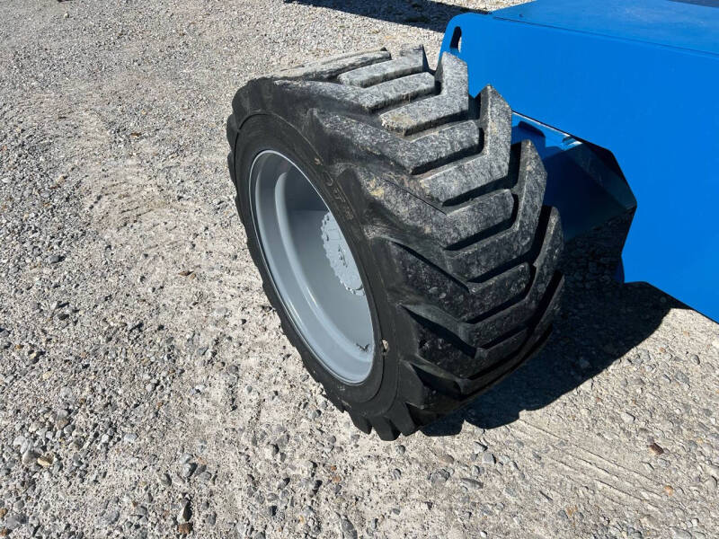 2015 Genie S-85 Boom / Manlift