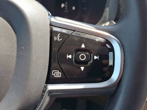 2023 Volvo XC60 B5 Plus Dark Theme