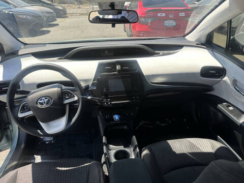 2017 Toyota Prius Two