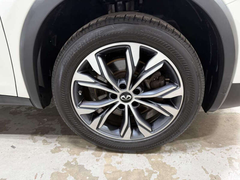 2018 Infiniti QX30 Premium