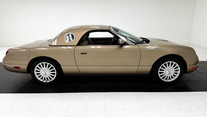 2005 Ford Thunderbird Deluxe