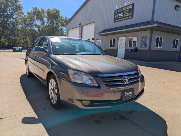 2005 Toyota Avalon for sale at TAC Auto Sales in Kankakee, IL