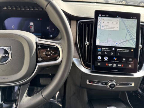 2025 Volvo XC90 B5 Plus Bright Theme 7P