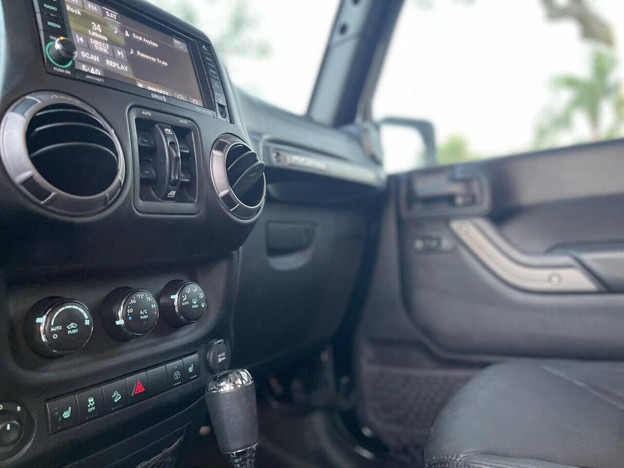2013 Jeep Wrangler Unlimited  - $18,255