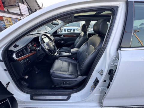 2017 Kia Cadenza Premium