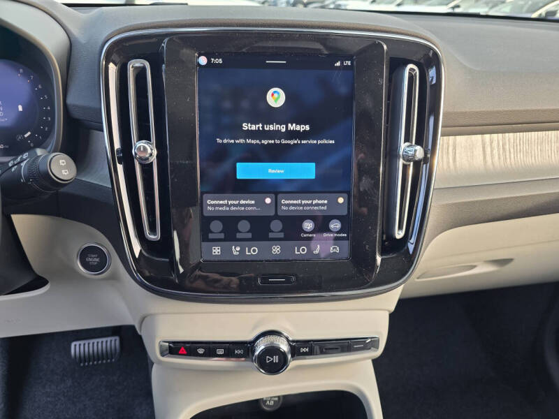 2026 Volvo XC40 B5 Plus