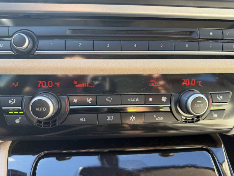 2012 BMW 5 Series 528i