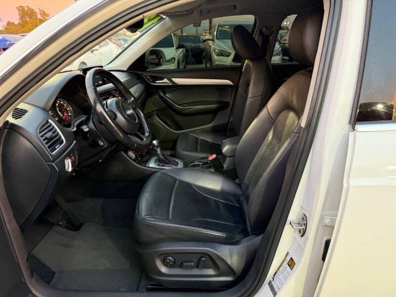 2015 Audi Q3 2.0T quattro Premium Plus