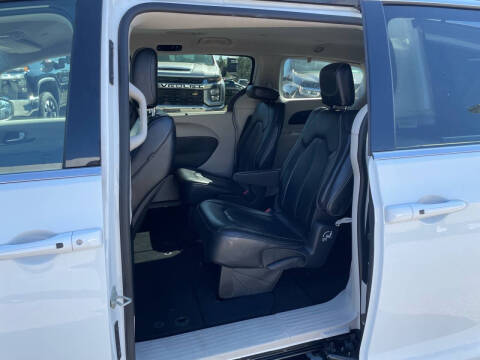 2023 Chrysler Pacifica Touring L