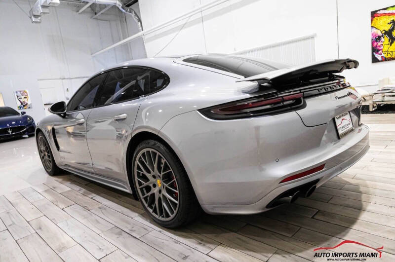2019 Porsche Panamera GTS