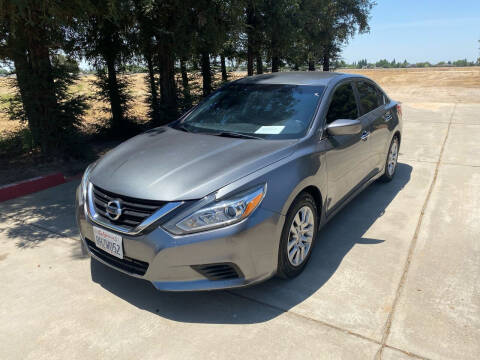 2017 Nissan Altima for sale at PERRYDEAN AERO in Sanger CA