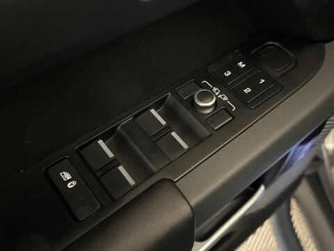 2023 Land Rover Defender 110 X-Dynamic SE