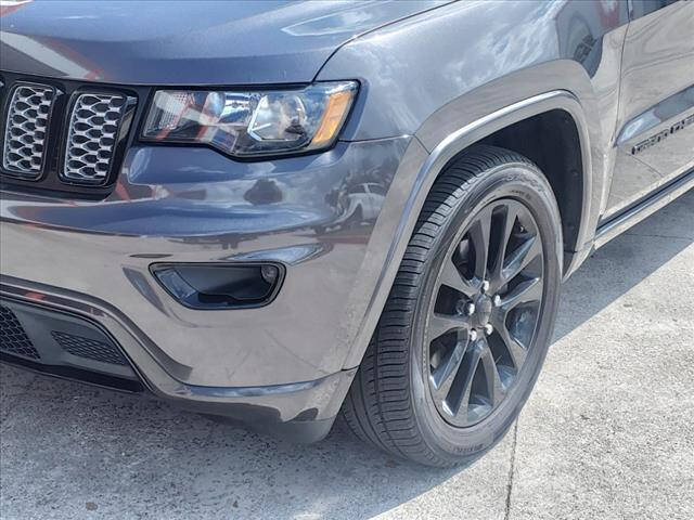 2017 Jeep Grand Cherokee SUV / Crossover - $22,999