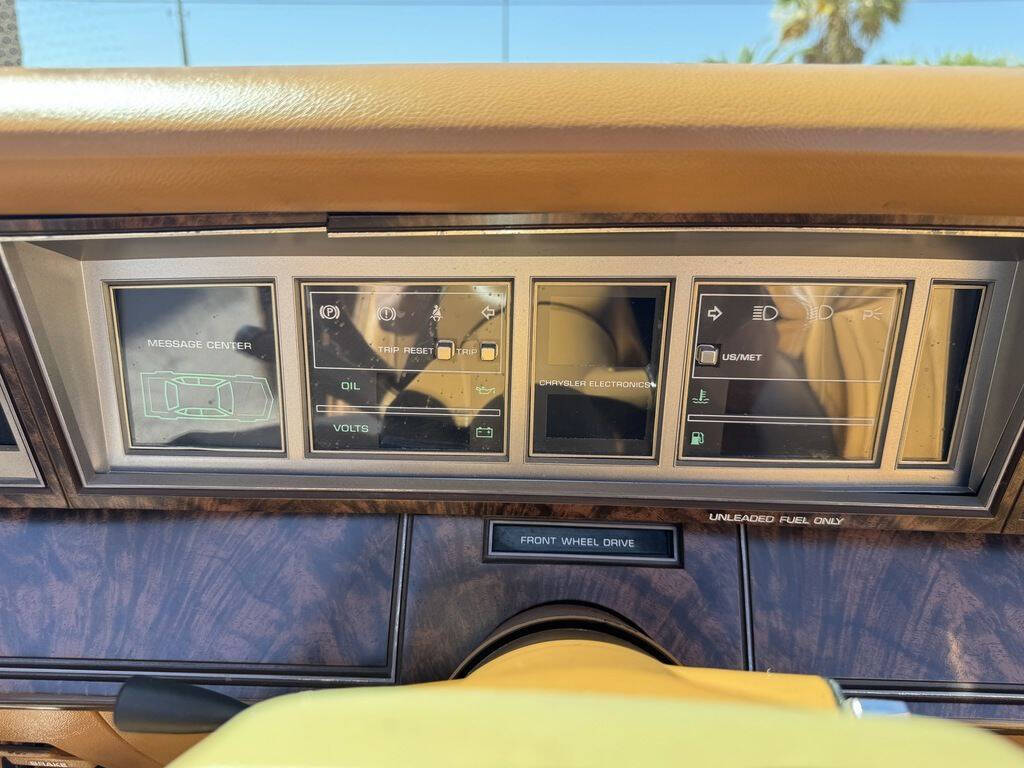 1985 Chrysler Le Baron 28