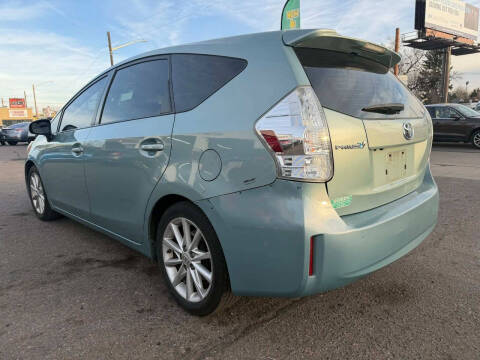 2013 Toyota Prius v Five