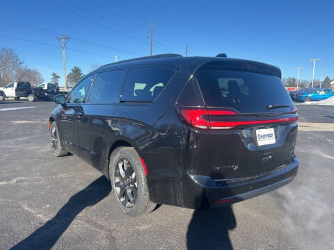 2026 Chrysler Pacifica Select