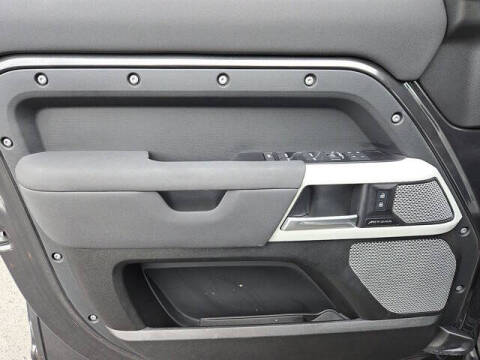 2023 Land Rover Defender 130 X-Dynamic SE