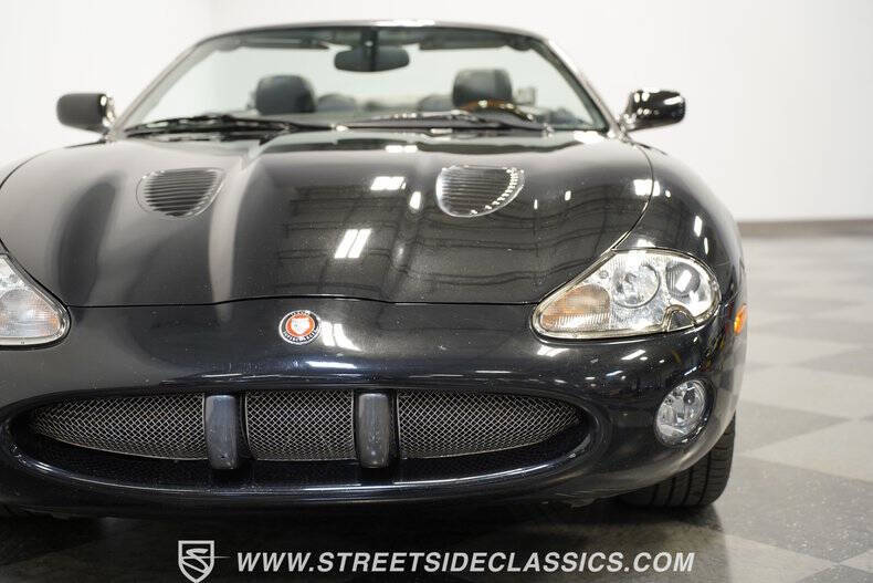 2002 Jaguar XKR