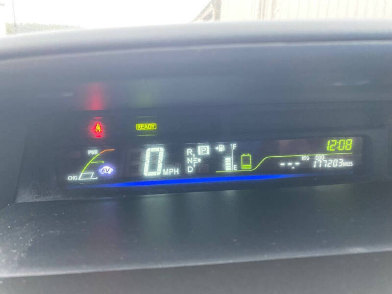 2013 Toyota Prius v Five