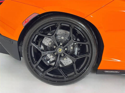 2024 Lamborghini Revuelto