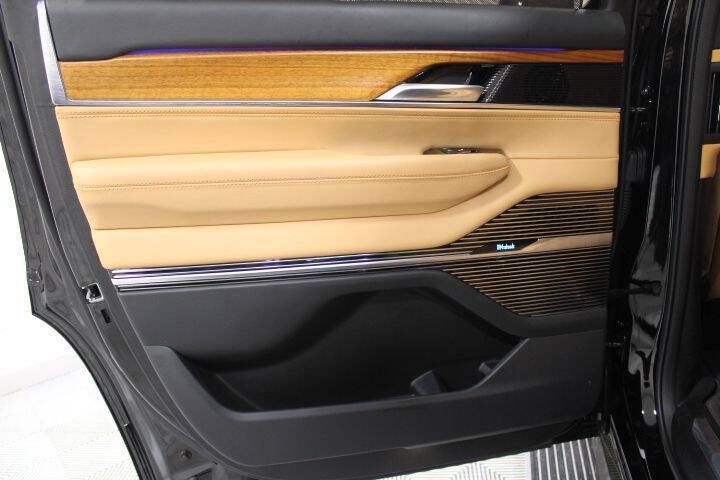 2022 Jeep Grand Wagoneer Series III