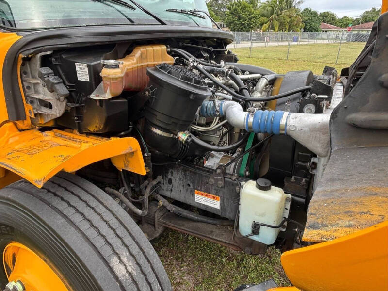 2008 Freightliner B2 Chassis