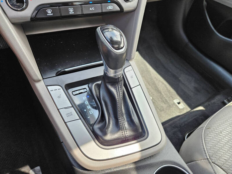 2018 Hyundai Elantra
