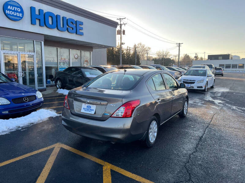 2012 Nissan Versa 1.6 SV