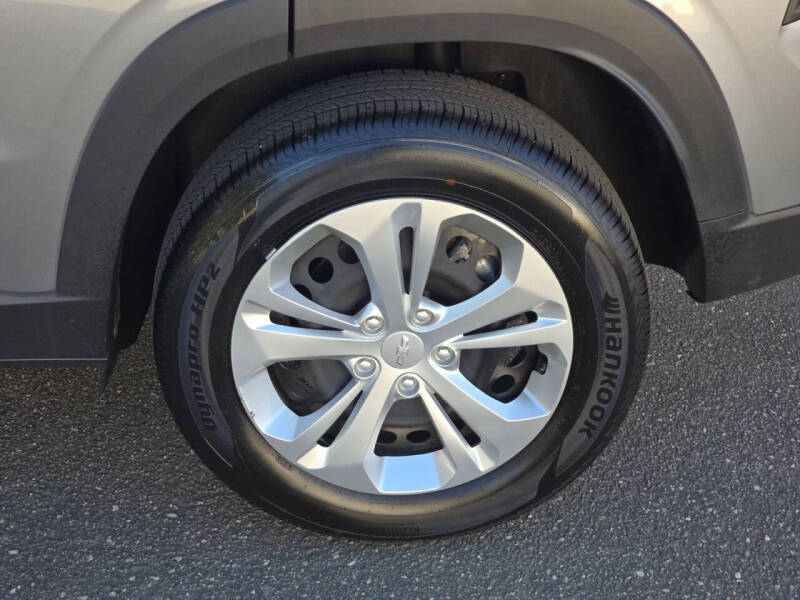 2025 Chevrolet Trax LS